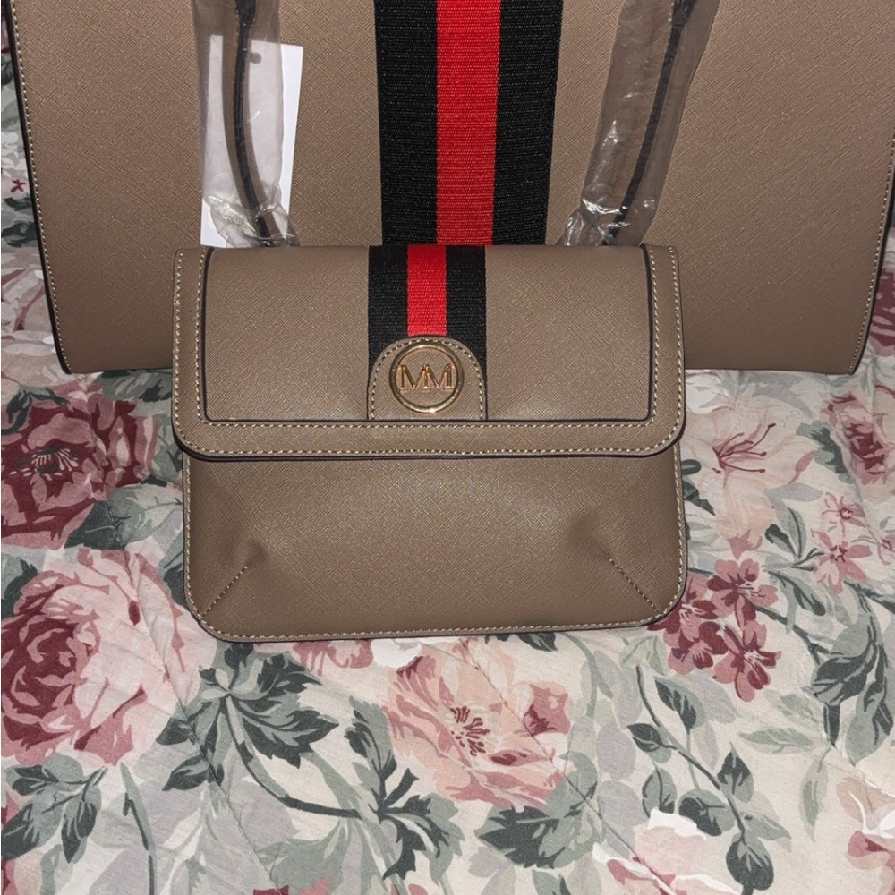 Marilyn Monroe Tan Tote with Red and Black Accent